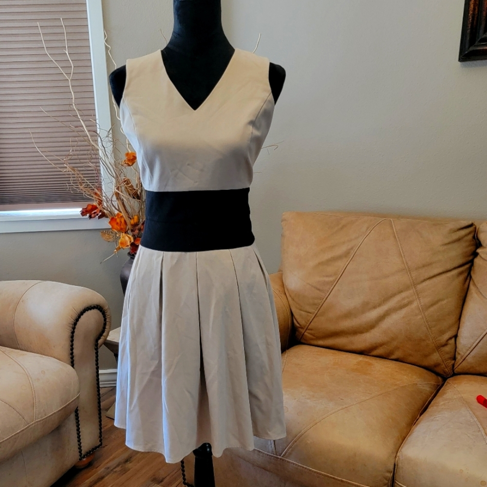 Calvin Klein dress. Biege  & Black, V neck